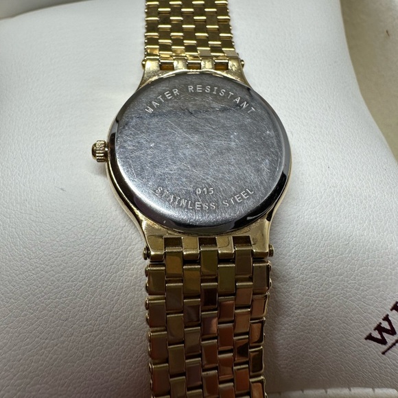 Wittnauer Cosmopolitan Gold-plated Unisex Watch in EUC needs battery ๐ - Picture 7 of 9